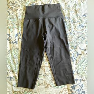 NWT Aerie move cropped leggings size medium